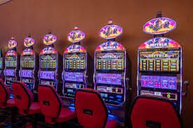 mom88 Live Casino